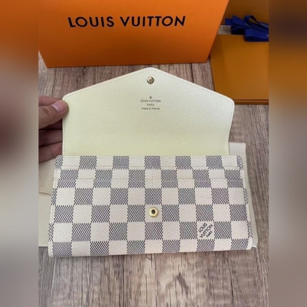 Louis Vuitton Beige and Gray Checkered Clutch - Picture 8 of 8
